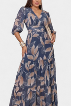 Aísha Vestido Largo Floral con Corte Fluido y Motivo de Hojas