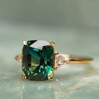 Vintage gouden ring met groene steen